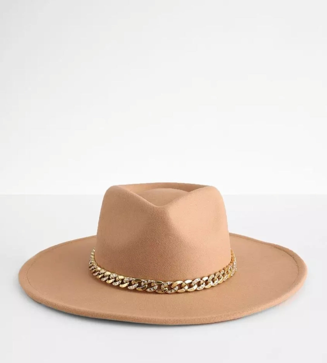Beige Hat with gold chain