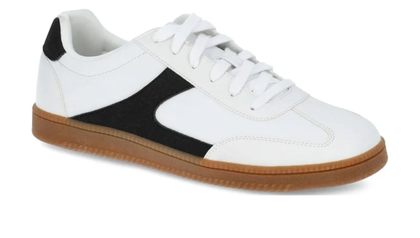 No Boundaries Women's Lace Up Sport Sneakers Sizes : 7.5