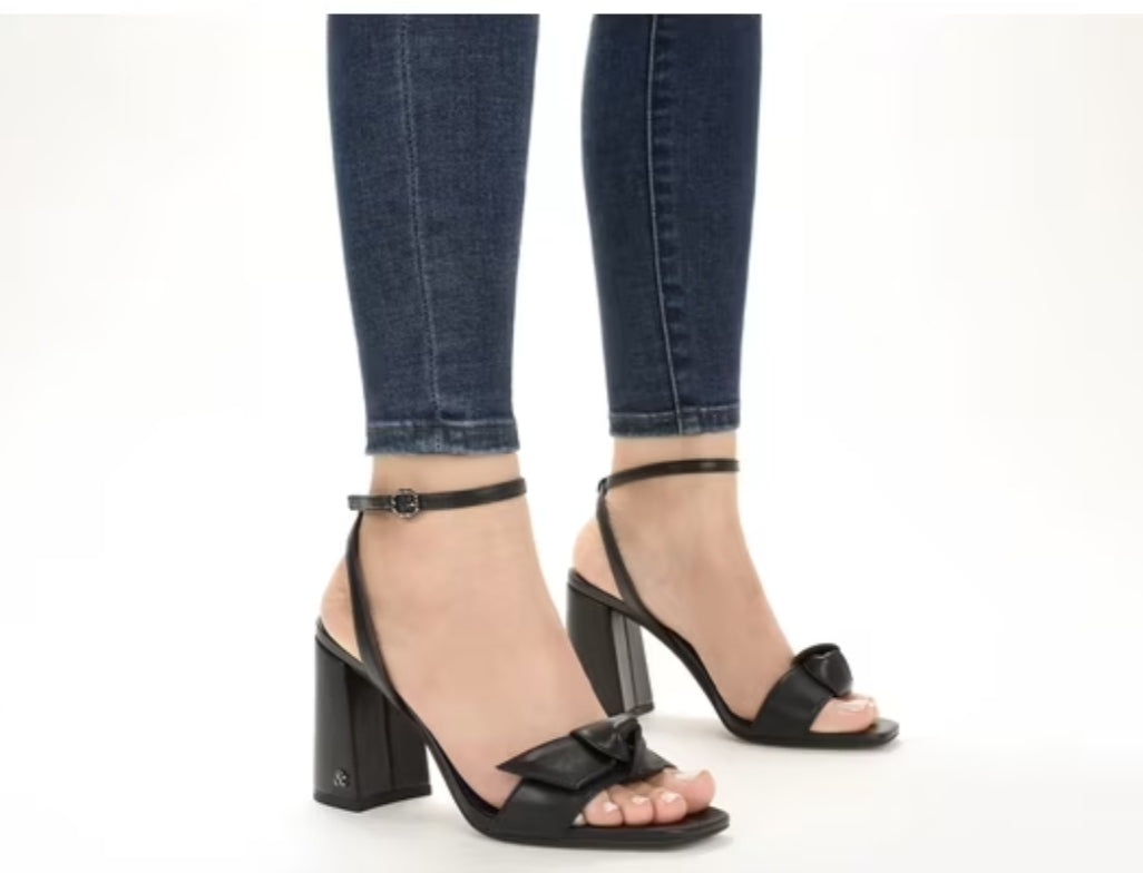 Sam & Libby Women's Black Leather Size: 7