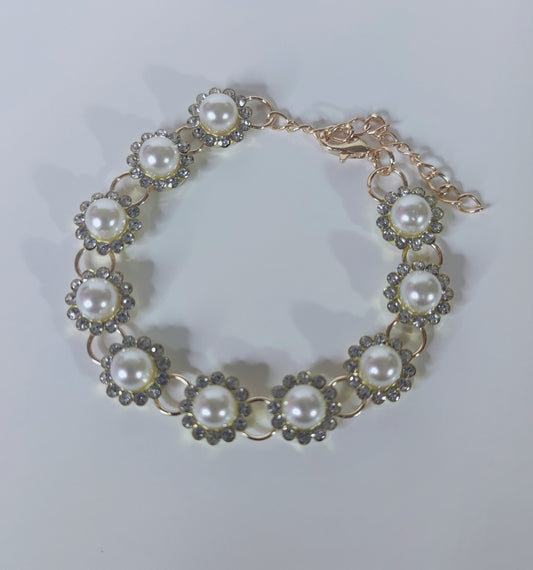 Flower Bracelet with Pearls